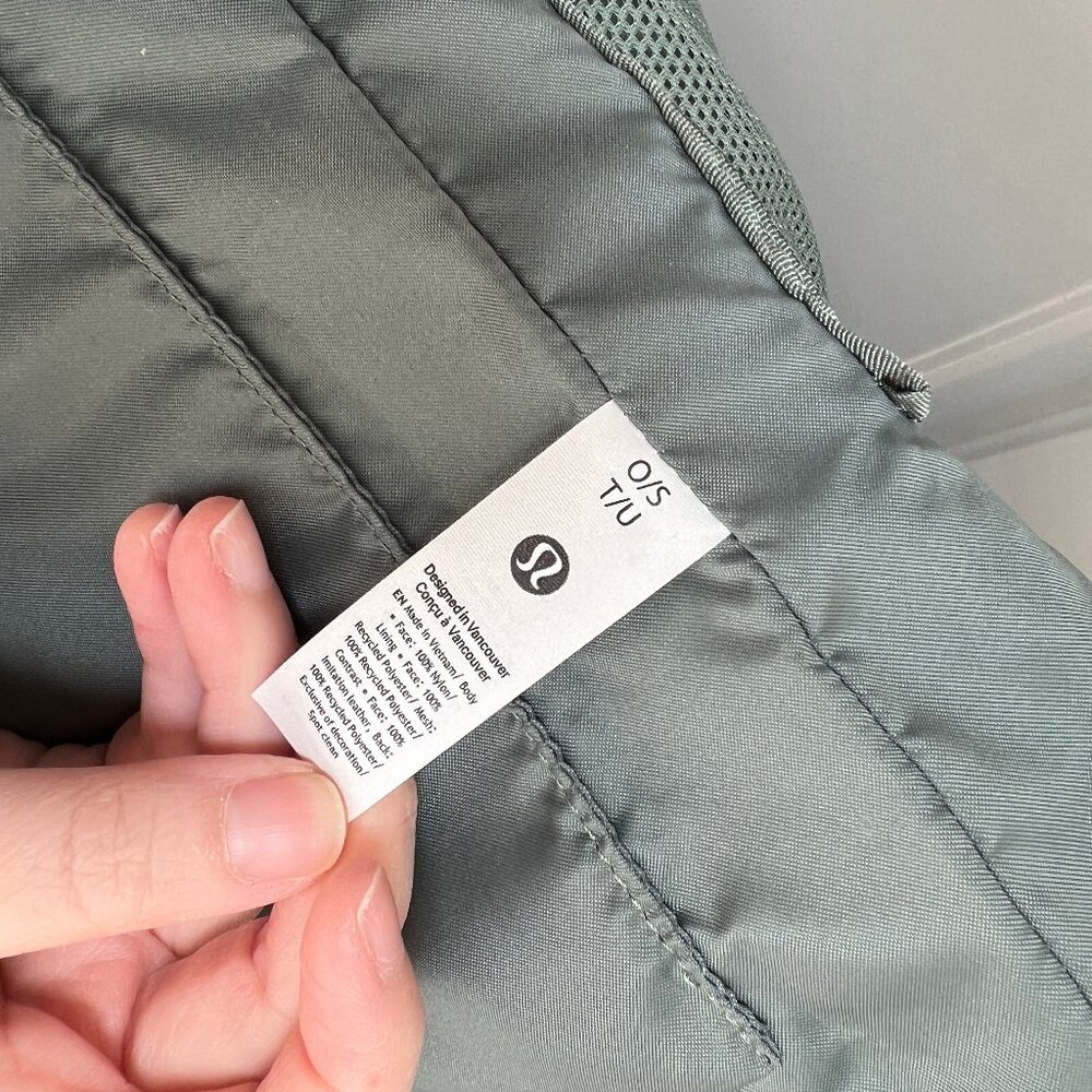 LULULEMON | Puffy Grid Tote (12L) - Picture 9 of 9